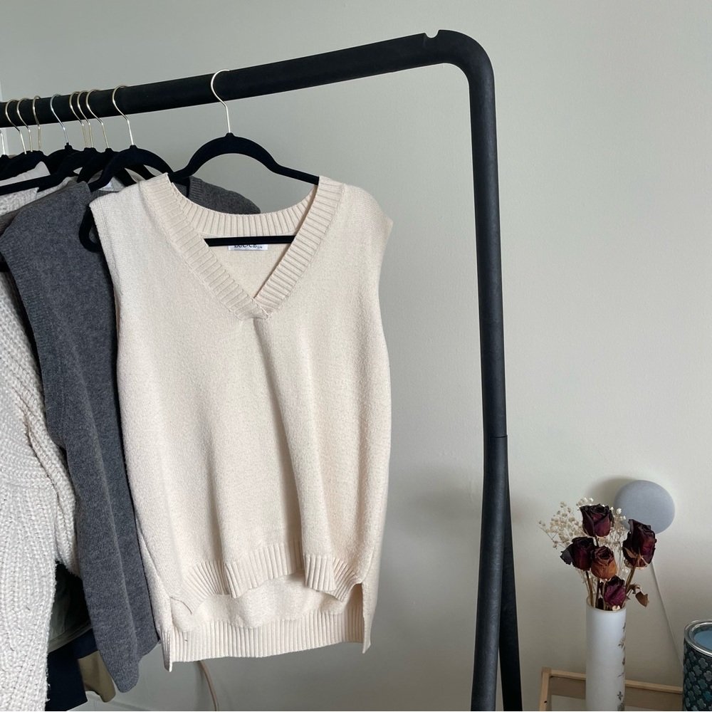 LUCCE Cream Sweater Vest